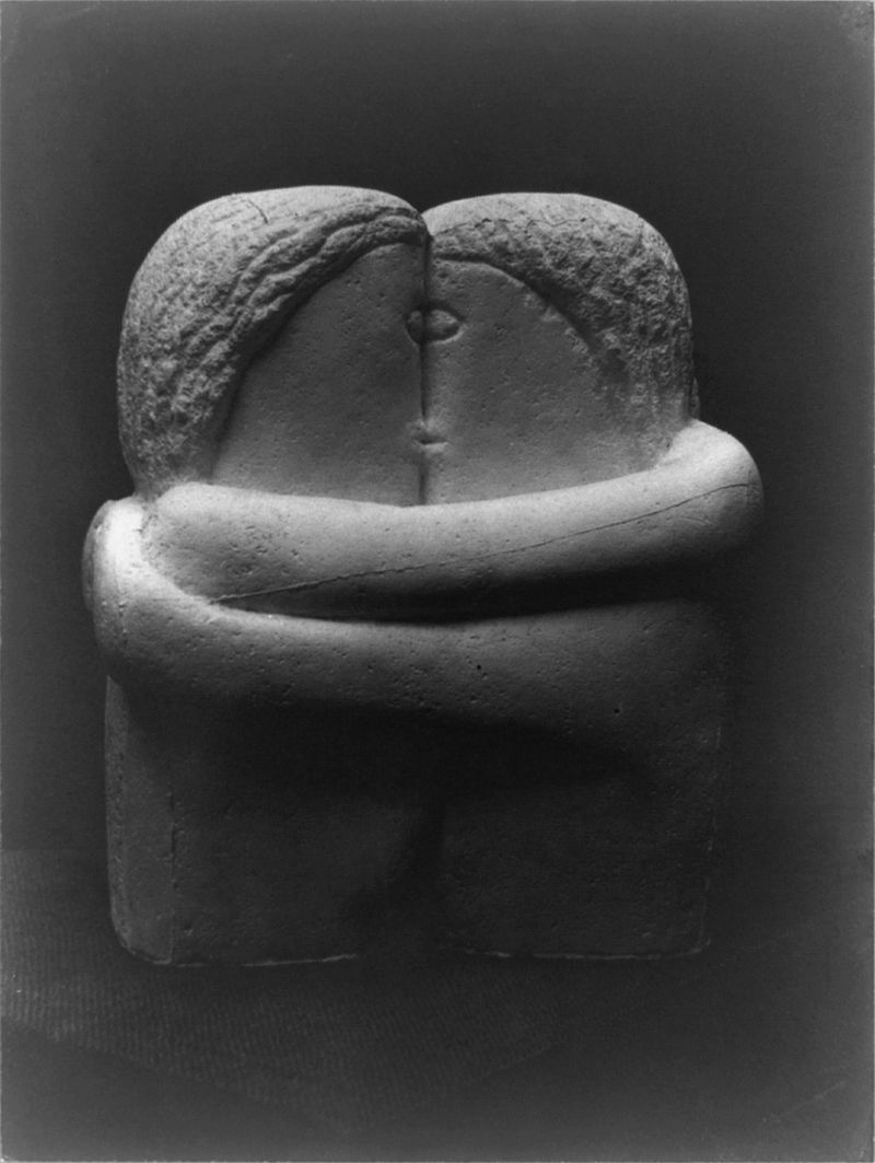 Constantin_Brancusi,_1907-08,_The_Kiss,_Exhibited_at_the_Armory_Show_and_published_in_the_Chicago_Tribune,_25_March_1913.